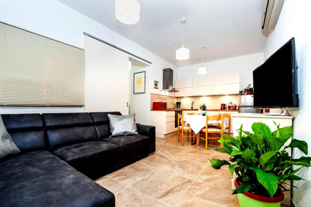 Apartments Karmen Rovinj Luaran gambar