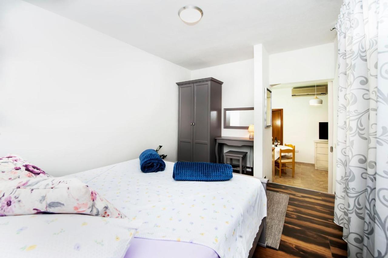 Apartments Karmen Rovinj Luaran gambar