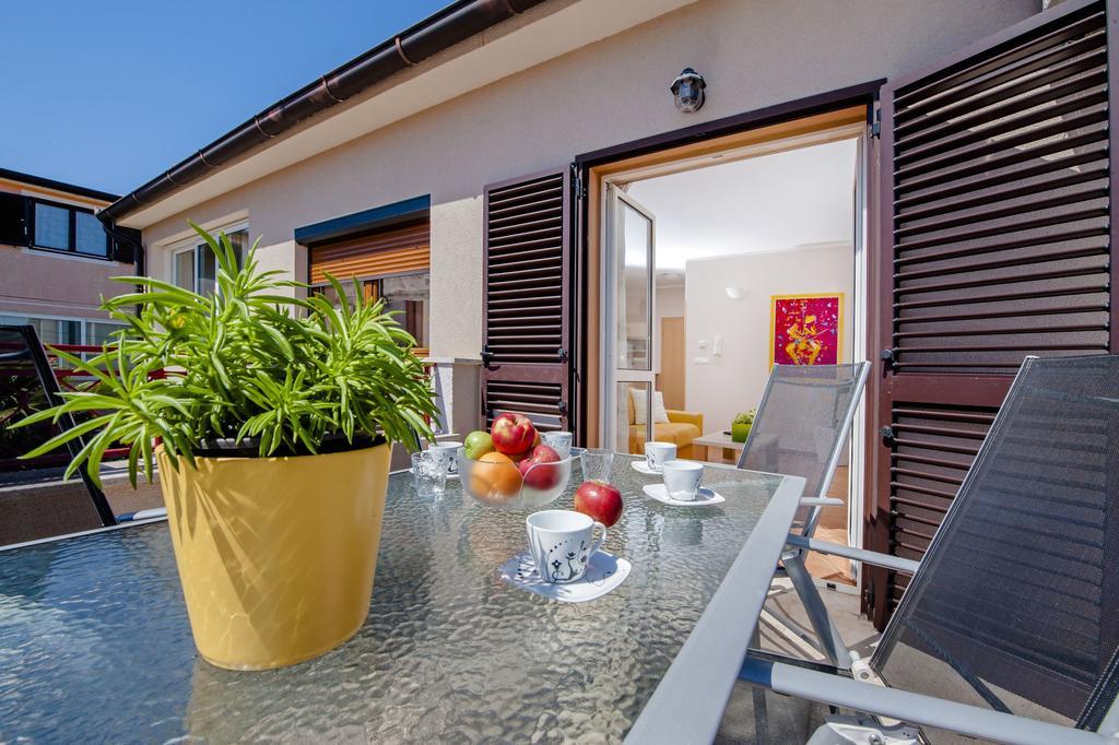 Apartments Karmen Rovinj Luaran gambar