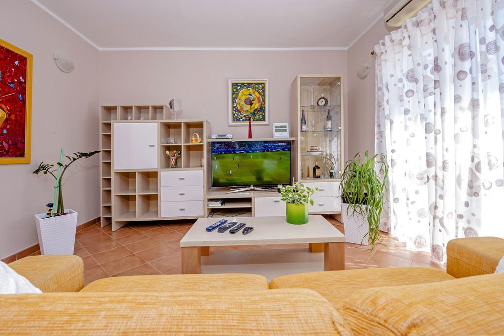 Apartments Karmen Rovinj Luaran gambar