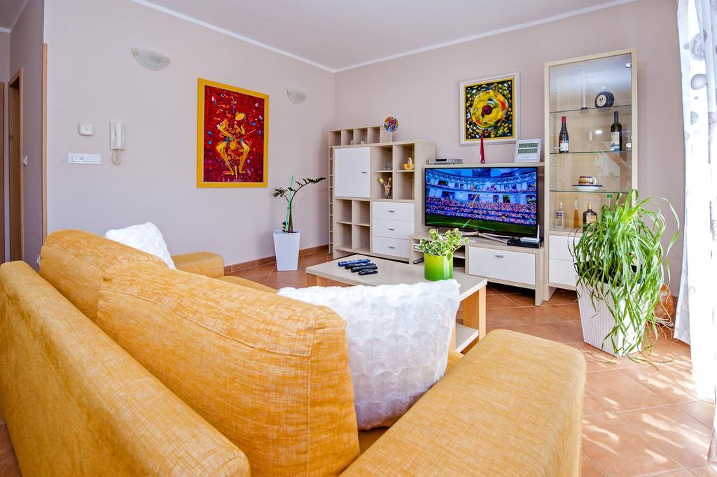 Apartments Karmen Rovinj Luaran gambar