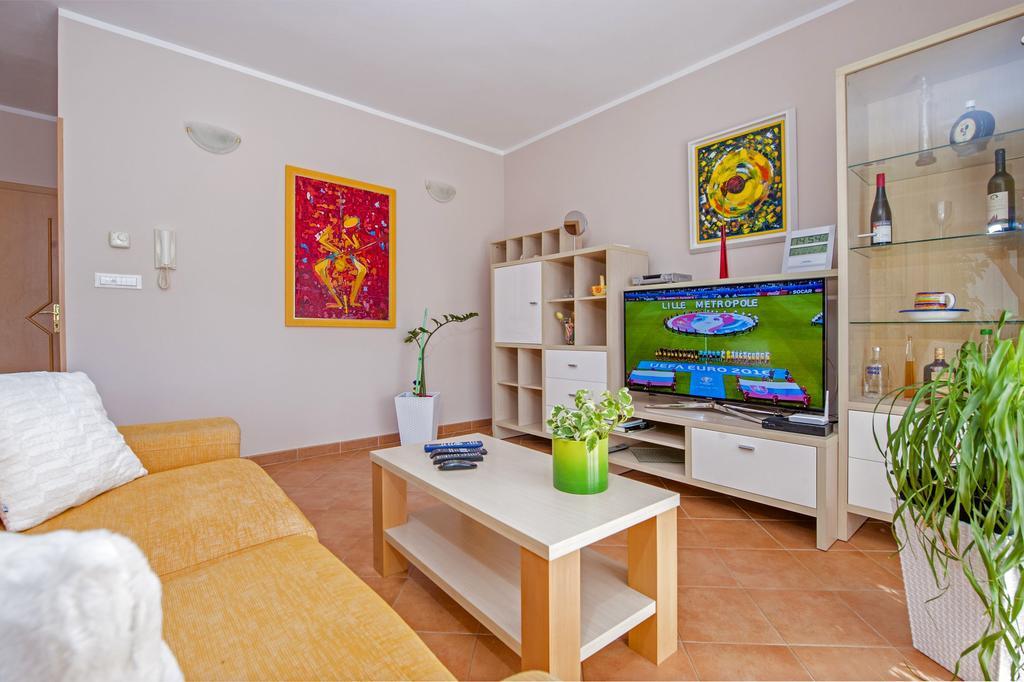 Apartments Karmen Rovinj Luaran gambar