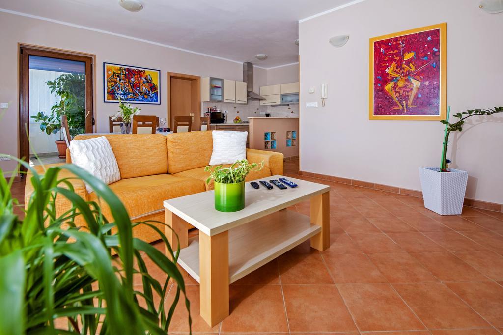 Apartments Karmen Rovinj Luaran gambar