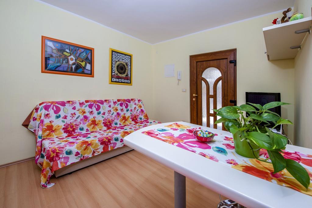 Apartments Karmen Rovinj Luaran gambar