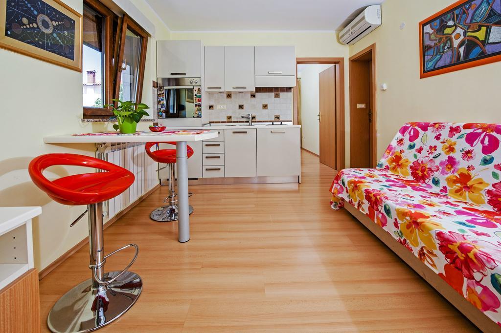 Apartments Karmen Rovinj Luaran gambar