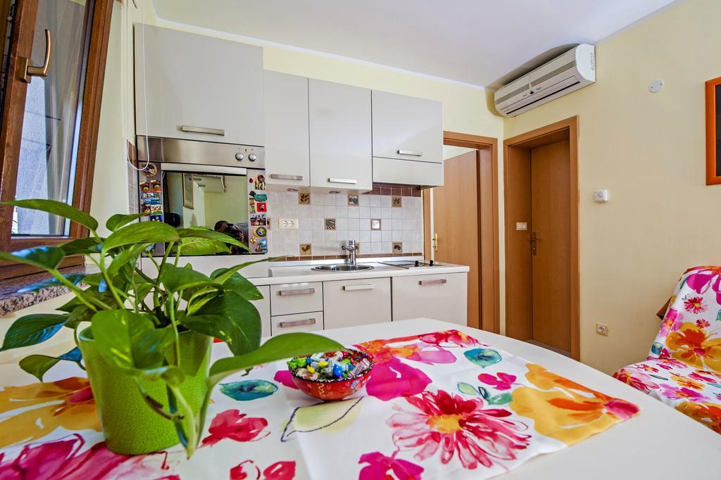 Apartments Karmen Rovinj Luaran gambar
